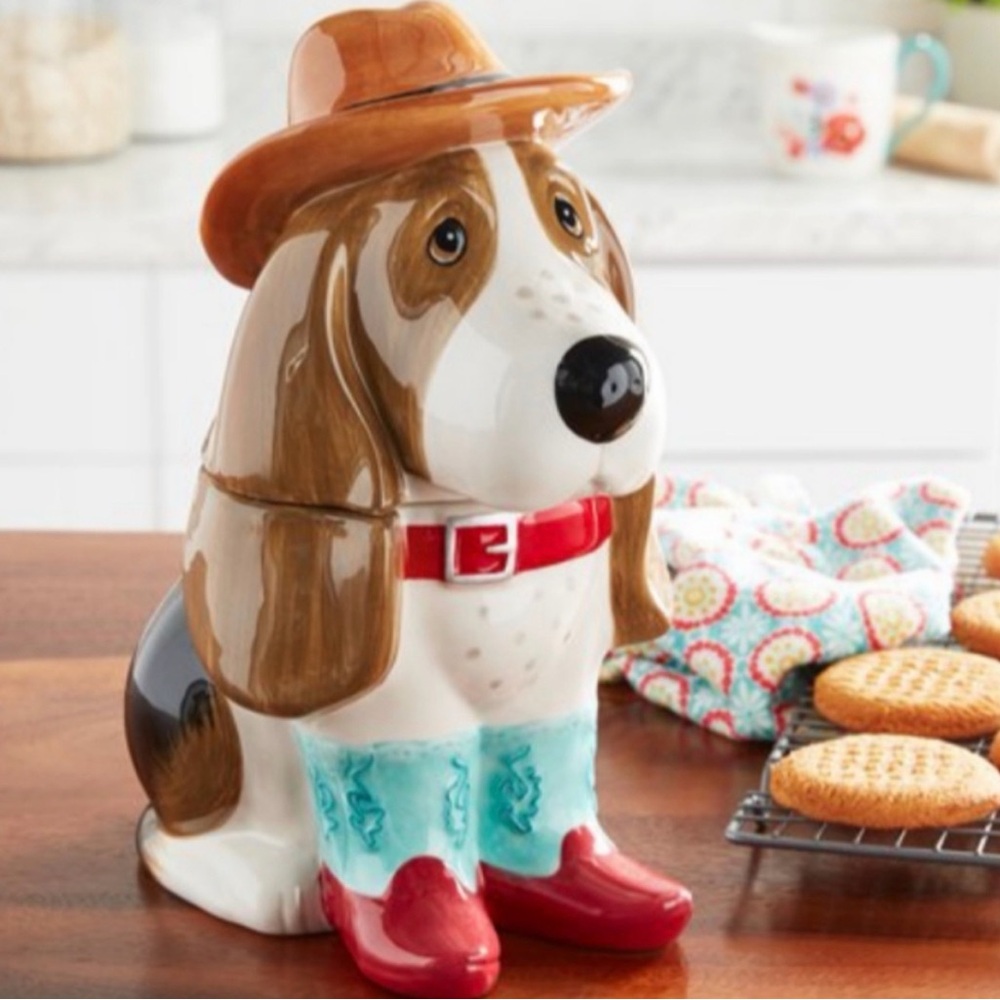 New in Box The Pioneer Woman Charlie Dog Cookie Jar with Hat and turquoise Boots
